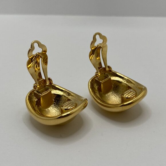 Vintage Gold-Toned Large Clip-on Round Earrings - Picture 7 of 9